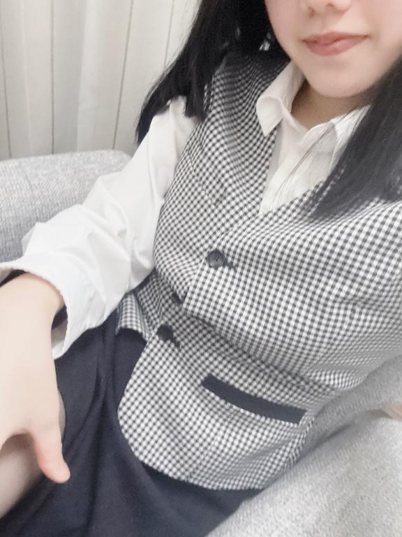 鏡えむ（新人研修対象！）