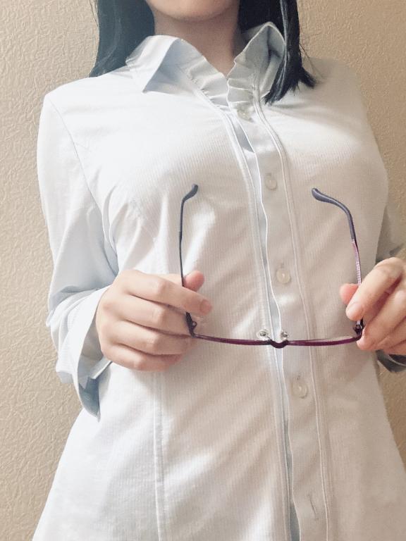 鏡えむ（新人研修対象！）