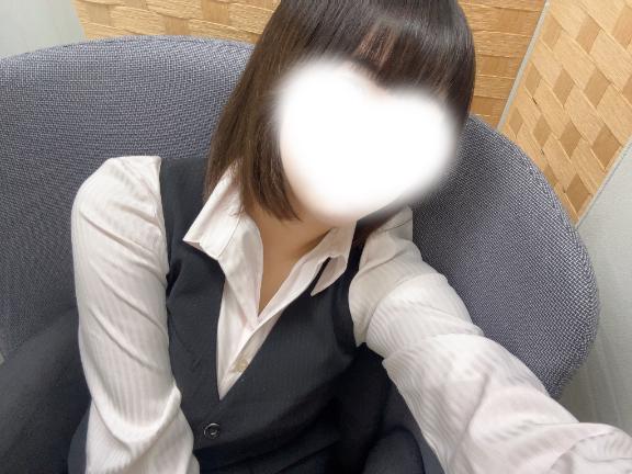愛沢えみり（新人研修対象！）