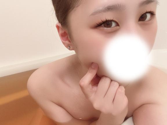 篠田あゆみ